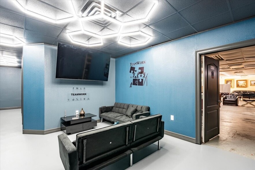More Photos Of 12969 W Hardy Rd, Houston Warehouse For Sale
