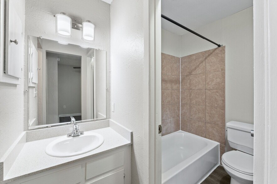 More Photos Of 4314 Gillis St, Austin Apartments For Sale