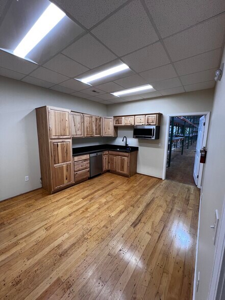 More Photos Of 1 S Main St, Granite Falls Warehouse For Sale