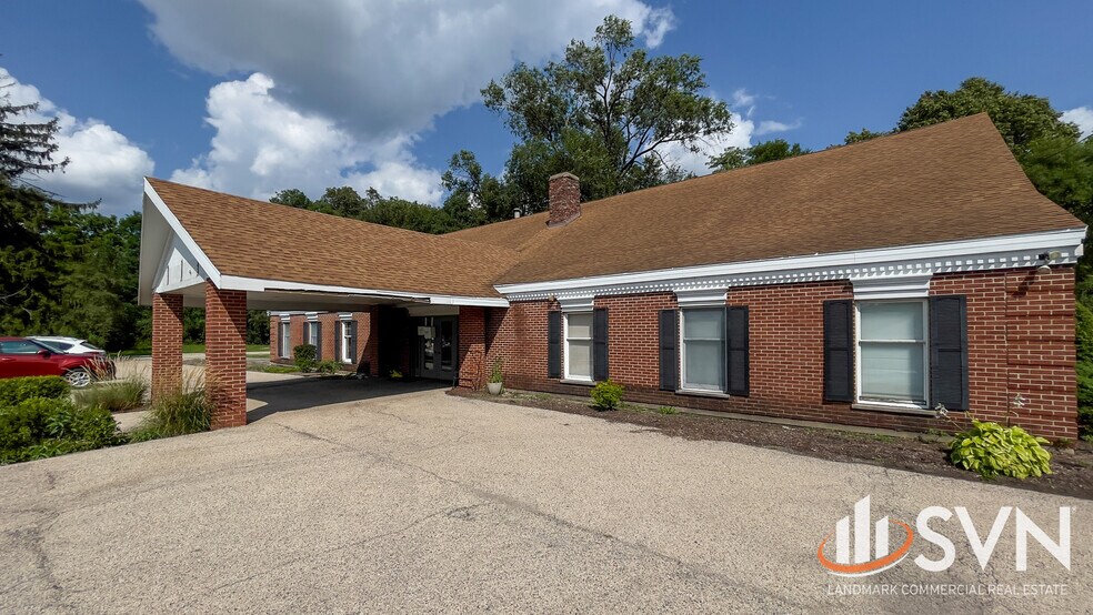 Primary Photo Of 455 E Main St, Dundee Medical For Lease