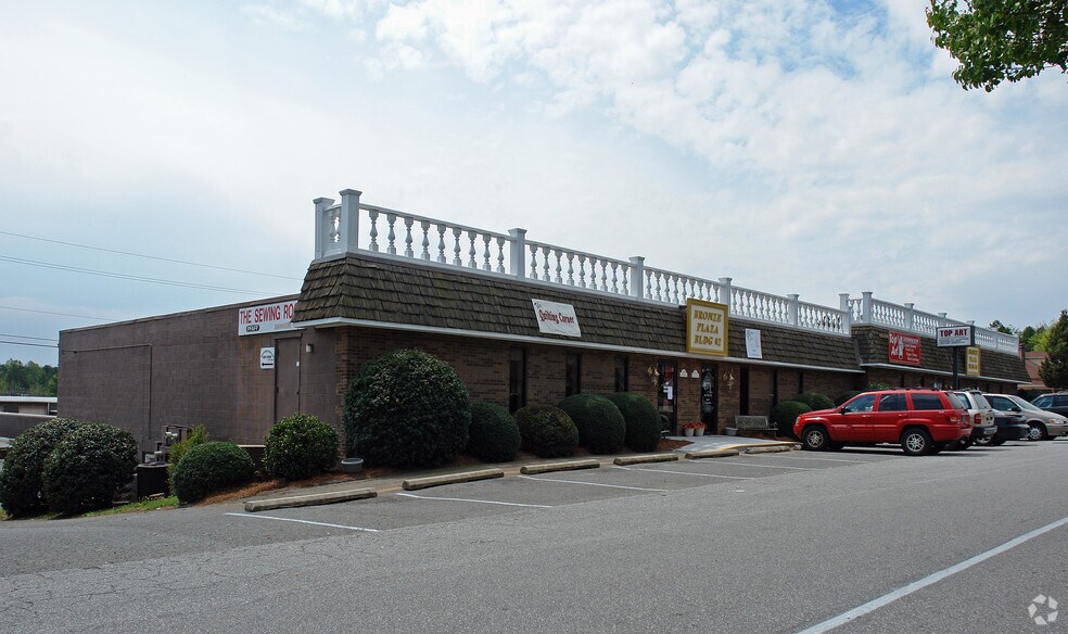 More Photos Of 6350 Cephis Dr, Clemmons Unknown For Lease