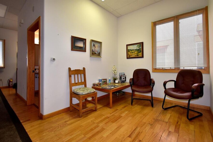 More Photos Of 5 Caliente Rd, Santa Fe Office For Sale