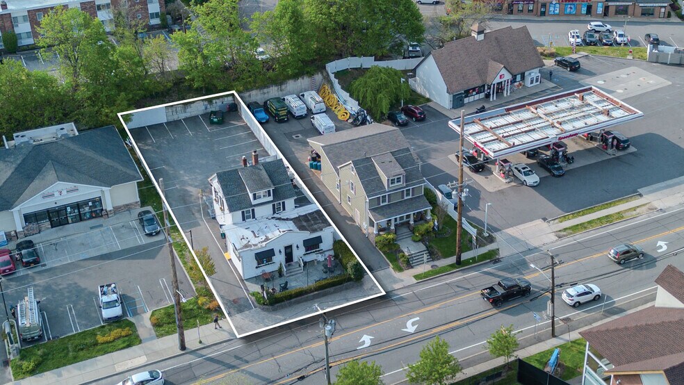 More Photos Of 22 Pine Hollow Rd, Oyster Bay Restaurant For Sale