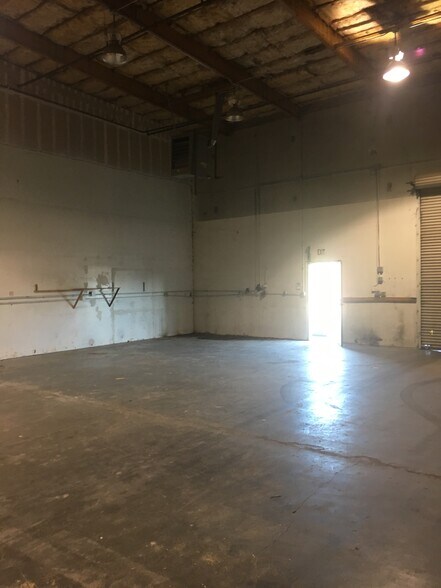 More Photos Of 110 Railroad Ave, Suisun City Flex For Lease