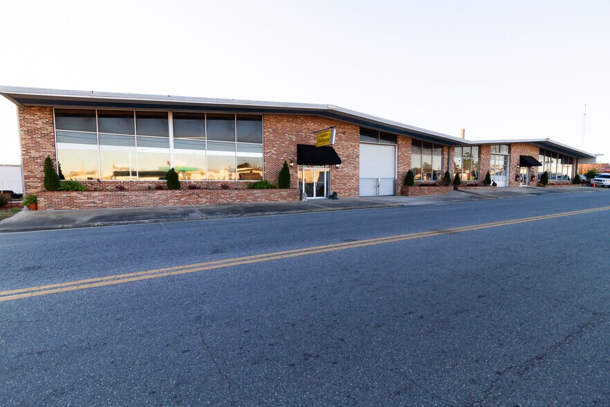 More Photos Of 512 Tift Ave S, Tifton Freestanding For Sale