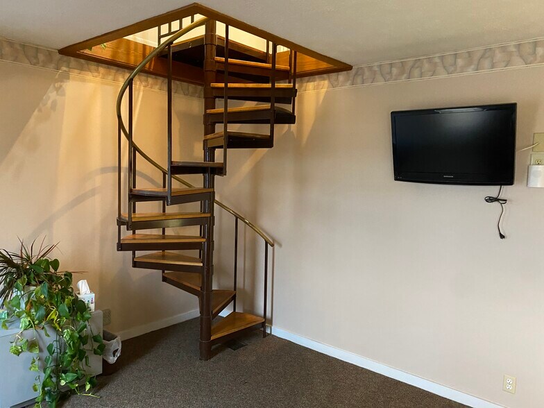 More Photos Of 3542 Springdale Rd, Cincinnati Medical For Sale