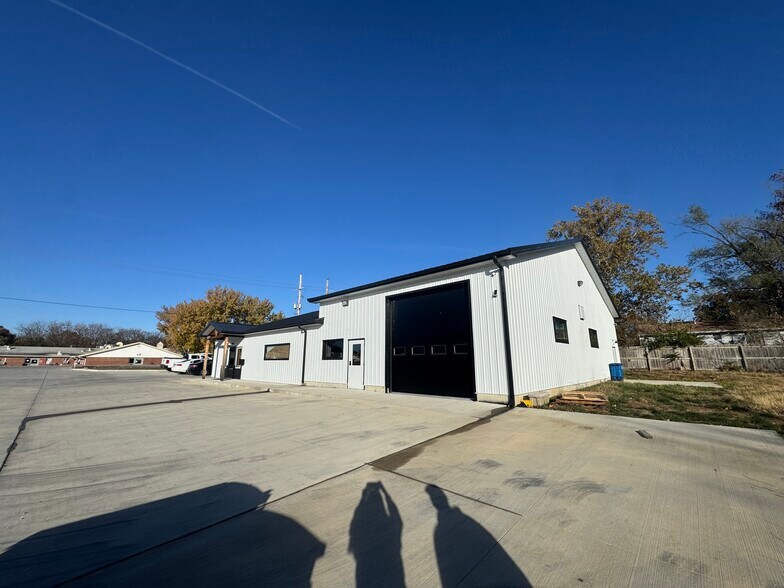 Primary Photo Of 6813 Sobbie Rd, Liberty Flex For Sale