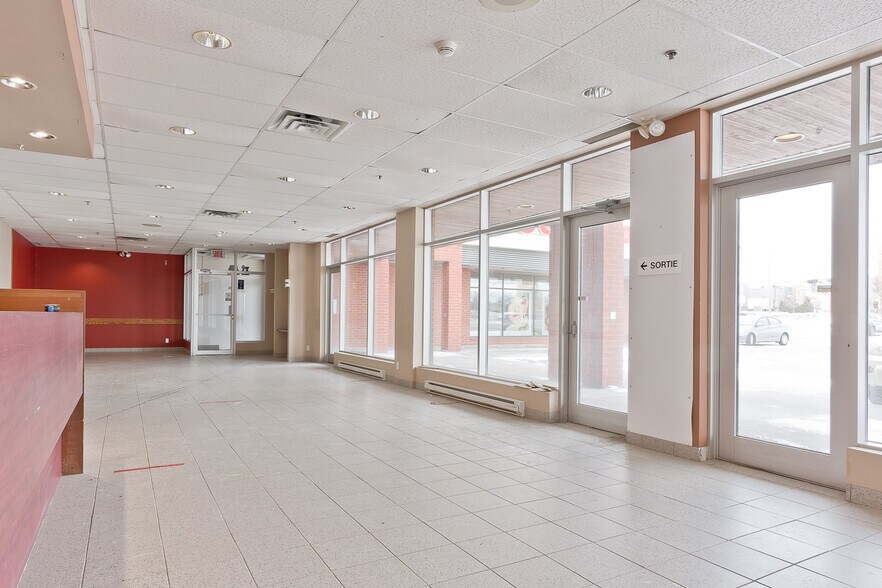 More Photos Of 4870 Boul Bourque, Sherbrooke General Retail For Lease