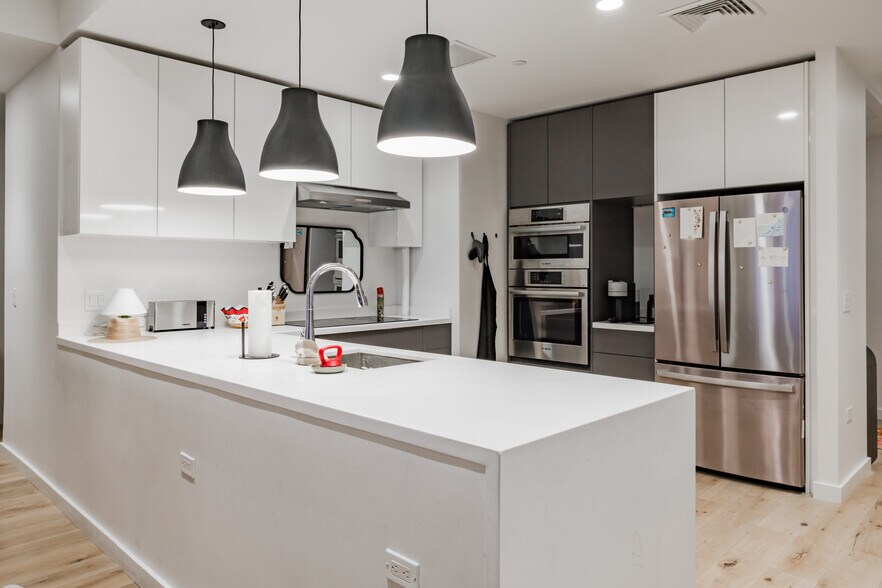 More Photos Of 118-120 W 27th St, New York Office Residential For Sale