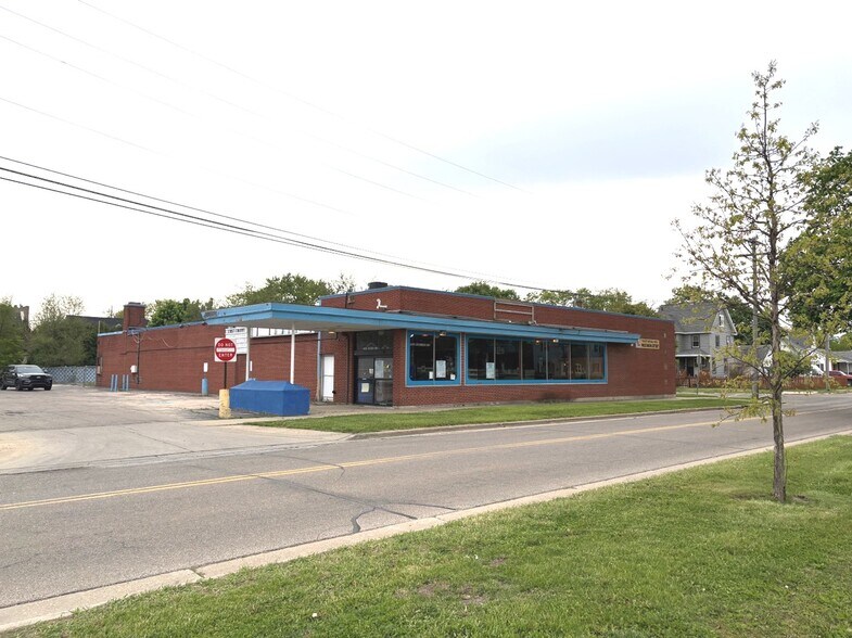 Primary Photo Of 1006 Woodward Ave, Beloit Freestanding For Lease