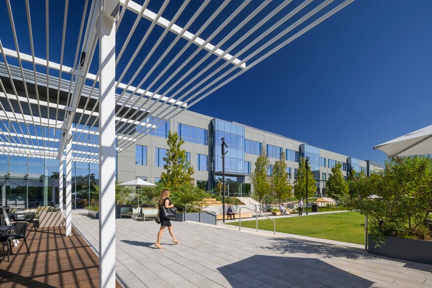 More Photos Of 8800 Technology Forest Pl, The Woodlands Unknown For Lease