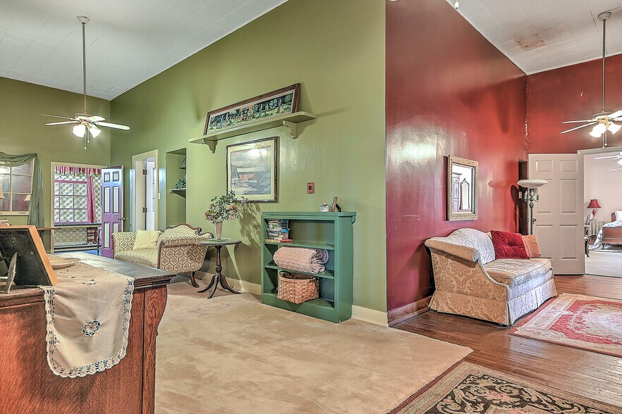 More Photos Of 19407 Bethel Rd, Abingdon Flex For Sale