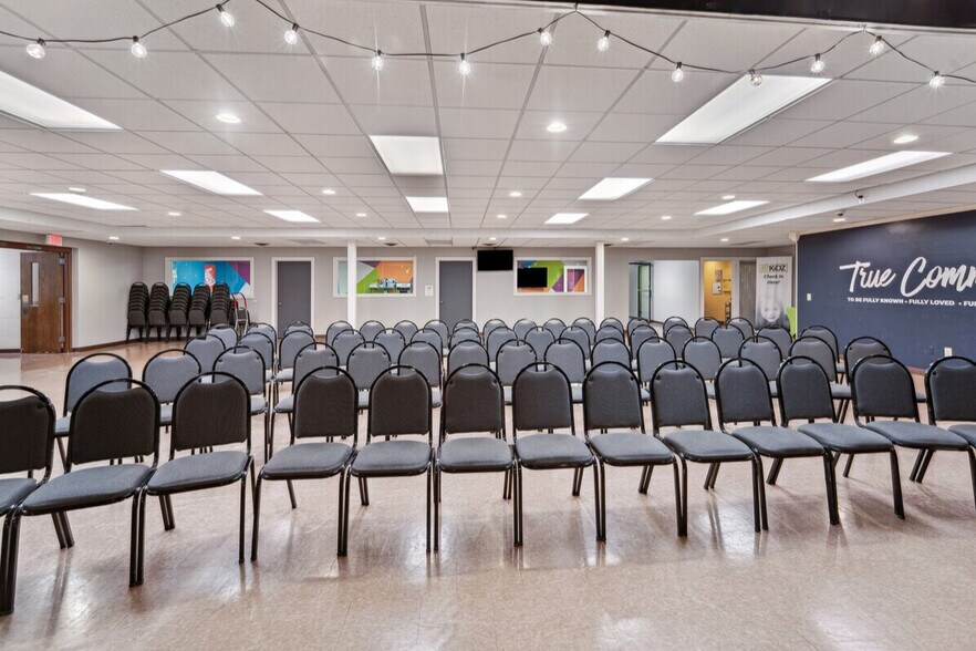 More Photos Of 2720 Kesting Ct, Appleton Religious Facility For Sale