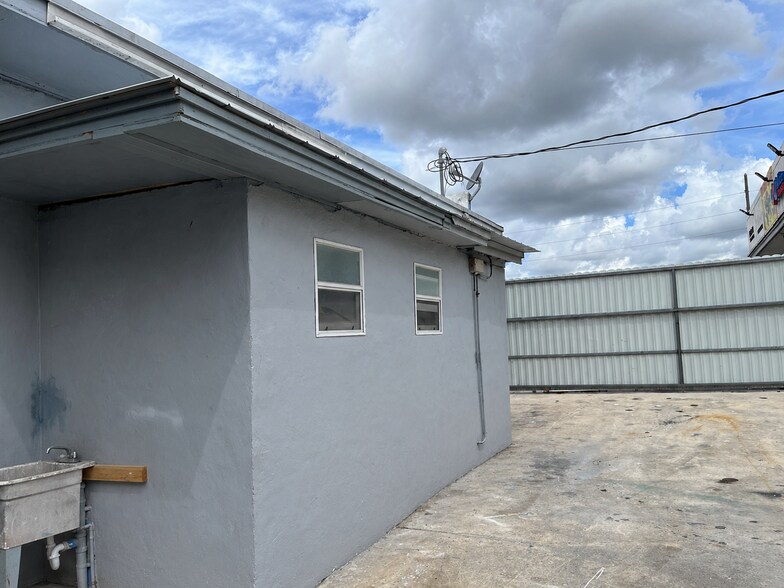 More Photos Of 2195 NW 27th Ave, Miami Freestanding For Sale