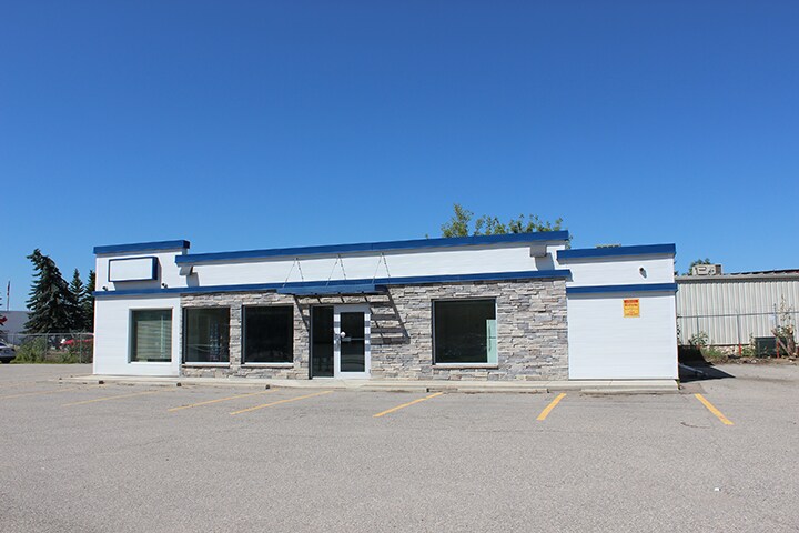 More Photos Of 5214 Gaetz Ave, Red Deer Auto Dealership For Sale