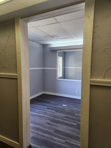 More Photos Of 1017 E Kingsbury St, Seguin Coworking Space