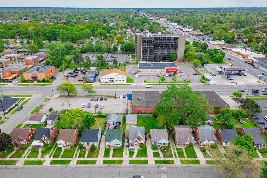 More Photos Of 19141 Greenfield Rd, Detroit Medical For Lease