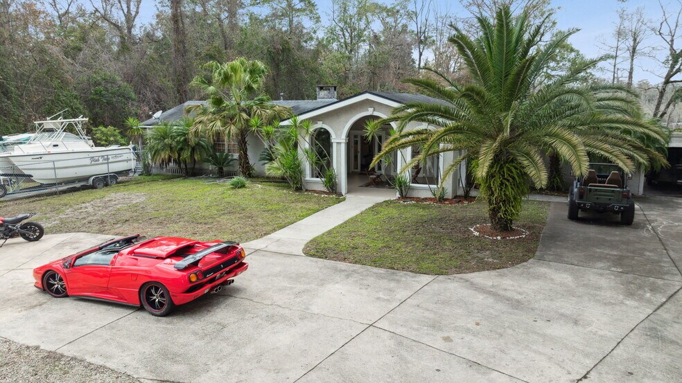 More Photos Of 8463 Beach Blvd, Jacksonville Freestanding For Lease