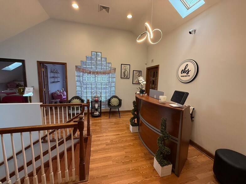 More Photos Of 5-7 Danbury Rd, Wilton Storefront Retail Office For Lease