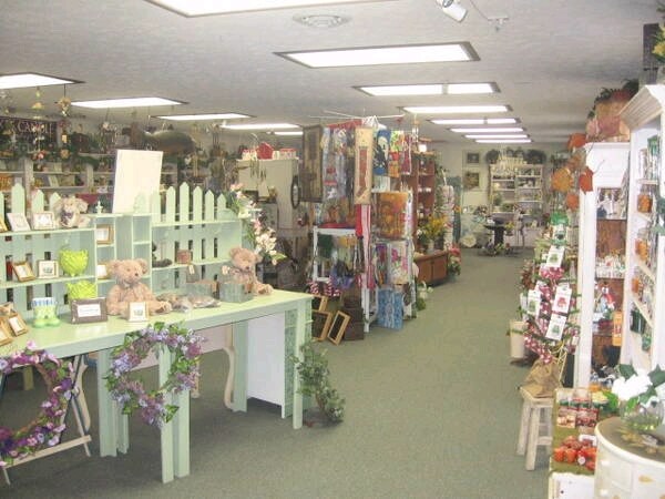 More Photos Of 12753 Hodgenville Rd, Campbellsville General Retail For Sale