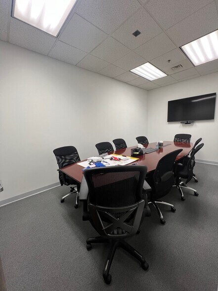 More Photos Of 1000 N Ashley Dr, Tampa Office For Lease