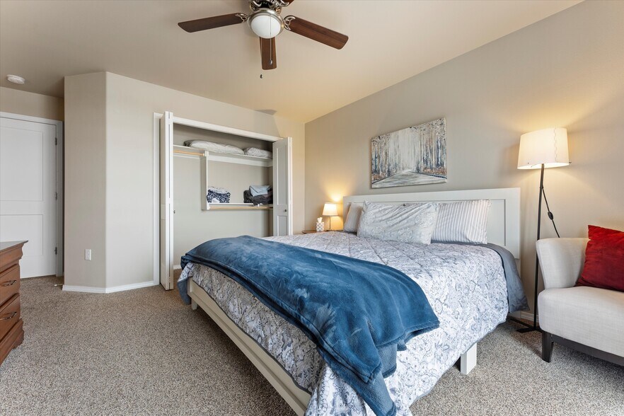More Photos Of 2729 W Marina Dr, Moses Lake Apartments For Sale