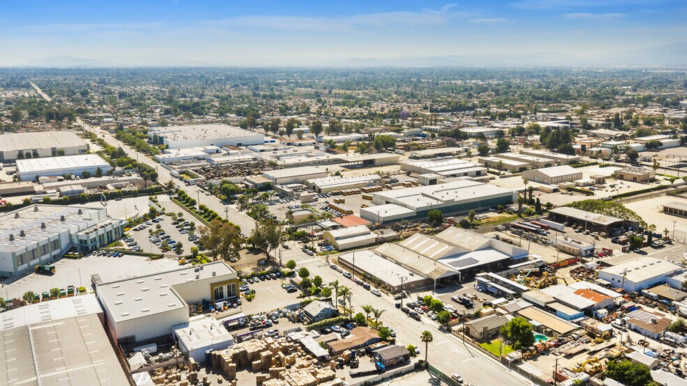 More Photos Of 1260-1280 E 9th St, Pomona Manufacturing For Sale