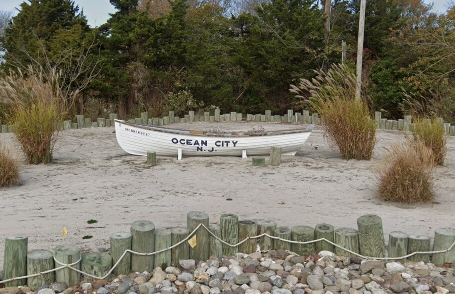 More Photos Of 3313 Bay Ave, Ocean City Dormitory For Sale