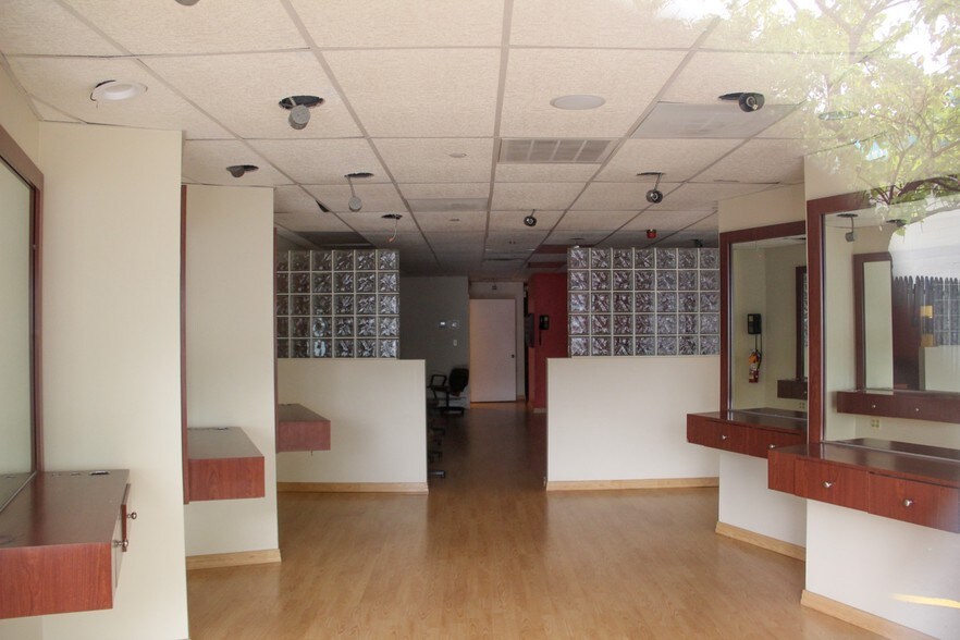 More Photos Of 272-300 S Main St, New City Storefront For Lease