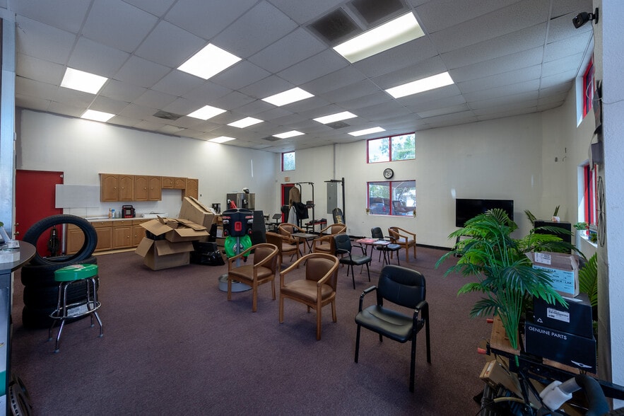 More Photos Of 8090 Gladiolus Dr, Fort Myers Carwash For Sale