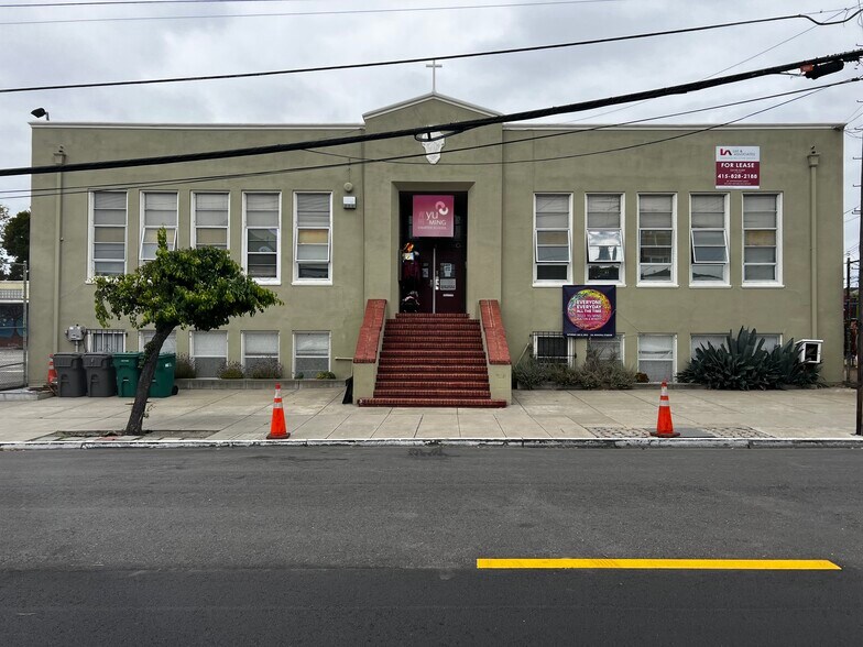 Primary Photo Of 1086 Alcatraz Ave, Oakland Schools For Lease
