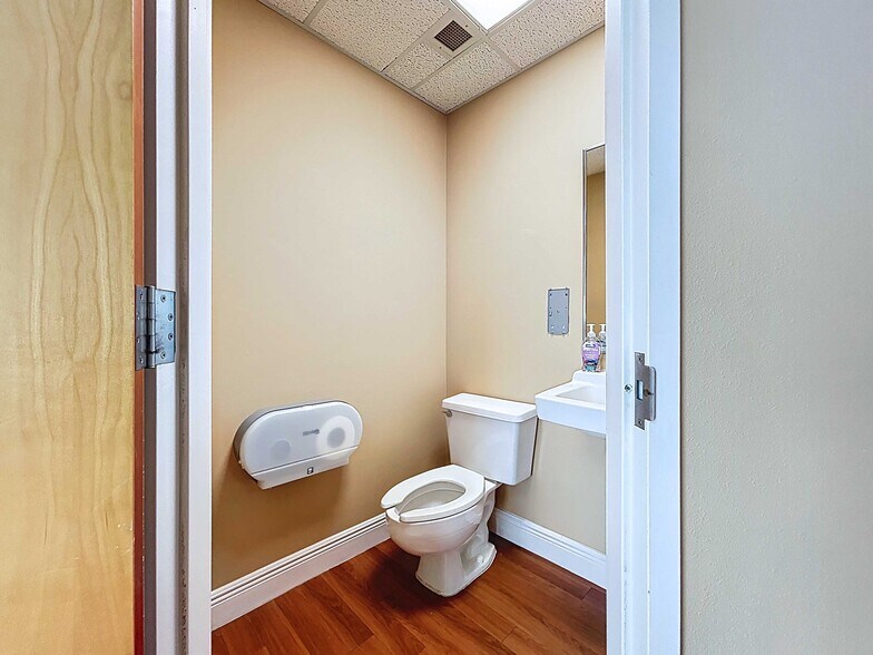 More Photos Of 11373 Cortez Blvd, Brooksville Medical For Sale