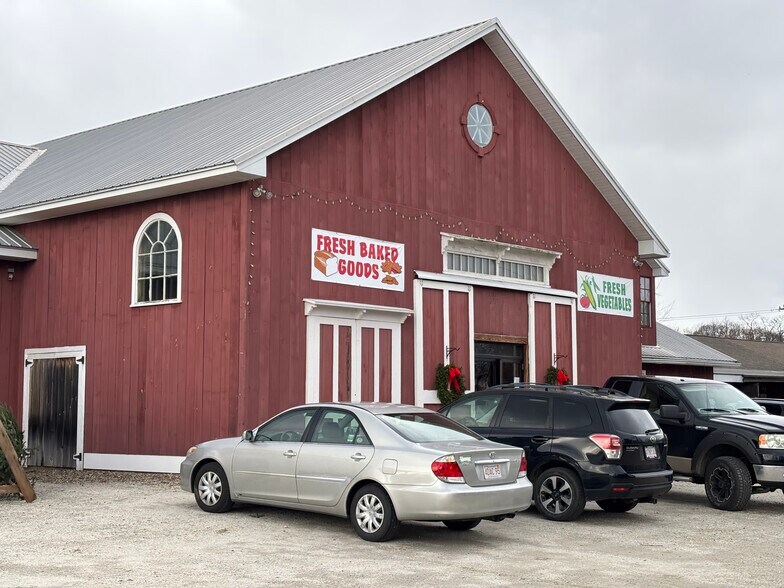 More Photos Of 138 Main Rd, Westhampton Restaurant For Lease