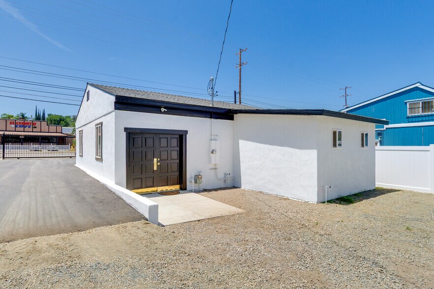 More Photos Of 19620 Temescal Canyon Rd, Corona Specialty For Sale