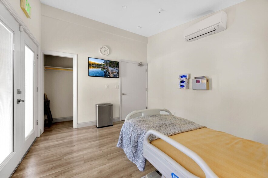 More Photos Of 1419 W Bullard Ave, Fresno Congregate Senior Housing For Sale