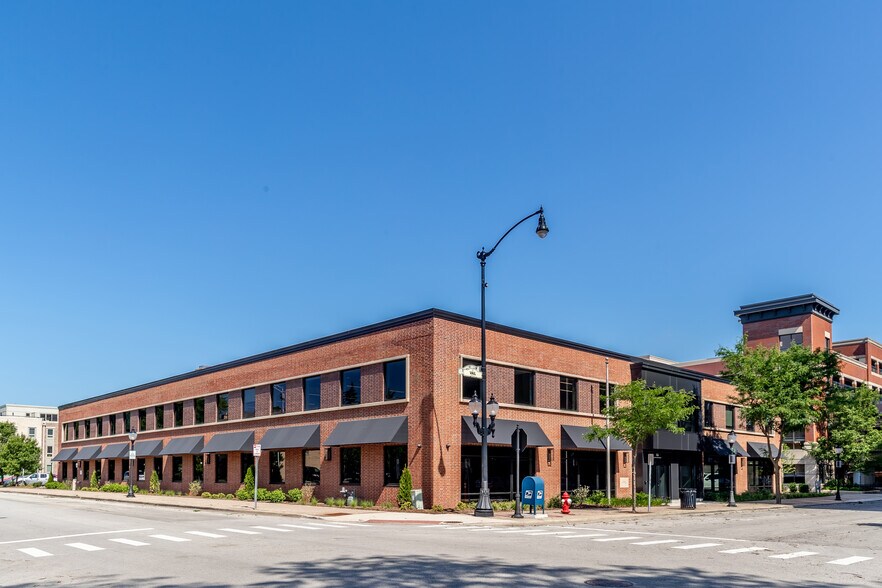 More Photos Of 44 S Vail Ave, Arlington Heights Office For Lease