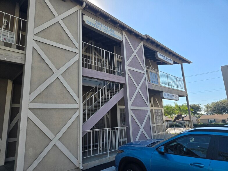 More Photos Of 721 W Whittier Blvd, La Habra Office For Sale