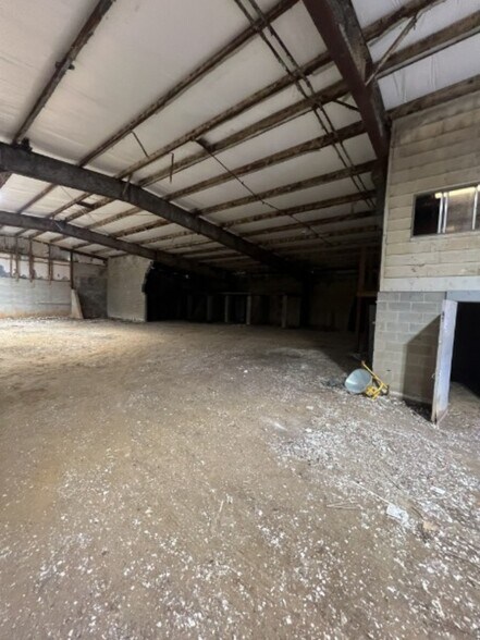 More Photos Of 869 Underwood Rd, McMinnville Flex For Sale