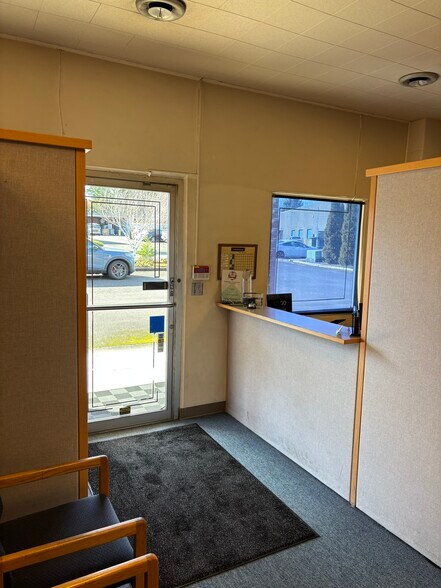 More Photos Of 6920 SW 111th Ave, Beaverton Warehouse For Sale