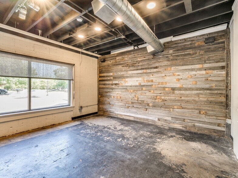 More Photos Of 605 S Peoria Ave, Tulsa Storefront Retail Office For Lease