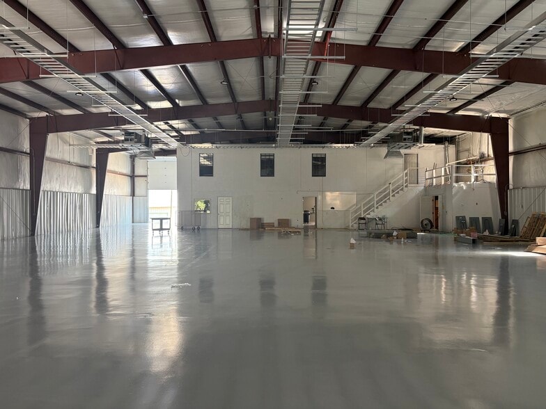 More Photos Of 114 Bright Rd, Guntersville Light Distribution For Sale