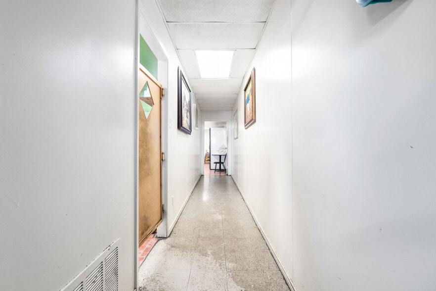 More Photos Of 140 W Main St, Itasca Restaurant For Lease