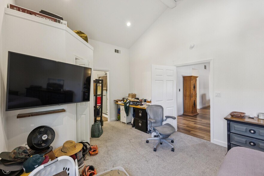 More Photos Of 3851 Vineyard Ave, Pleasanton Multifamily For Sale