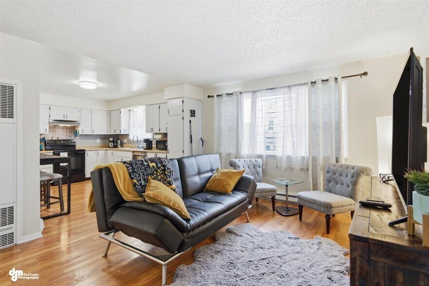 More Photos Of 12521 Tanada Loop, Anchorage Multifamily For Sale