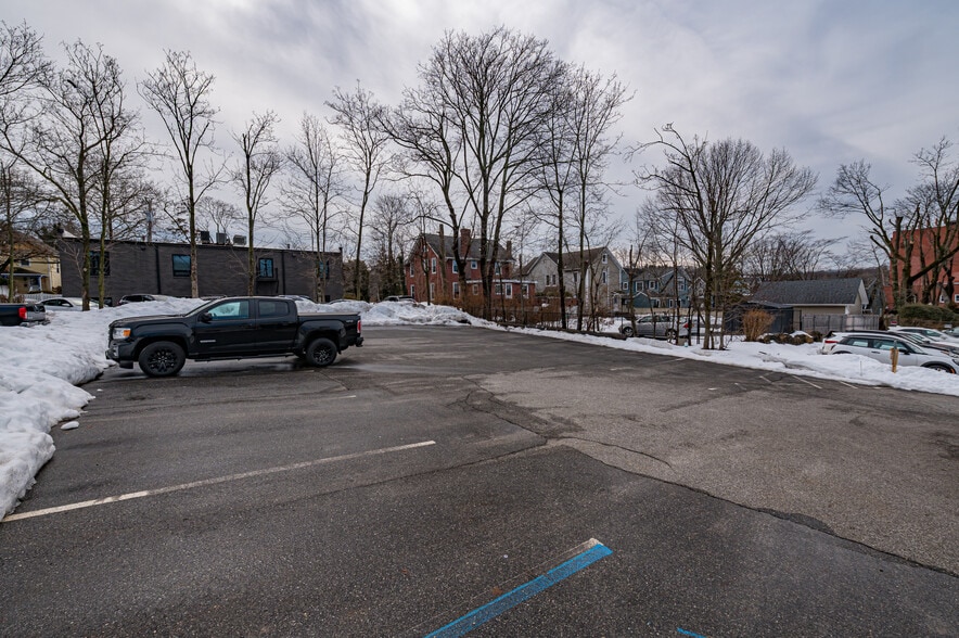 More Photos Of 48 Elm St, Huntington Office For Lease