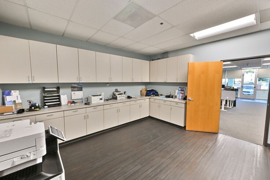 More Photos Of 19801-19899 SW 95th Ave, Tualatin Warehouse For Lease