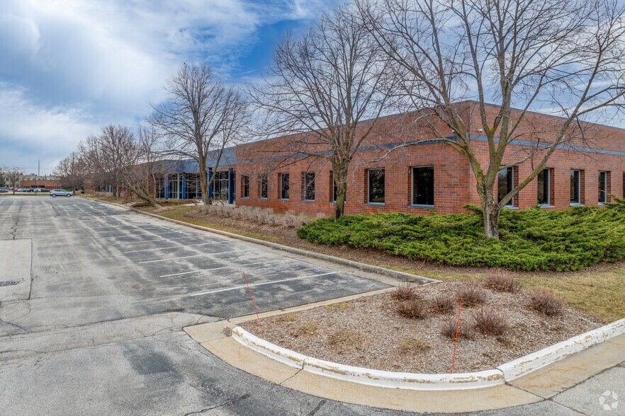 More Photos Of N25W23255 Paul Rd, Pewaukee Office For Sale