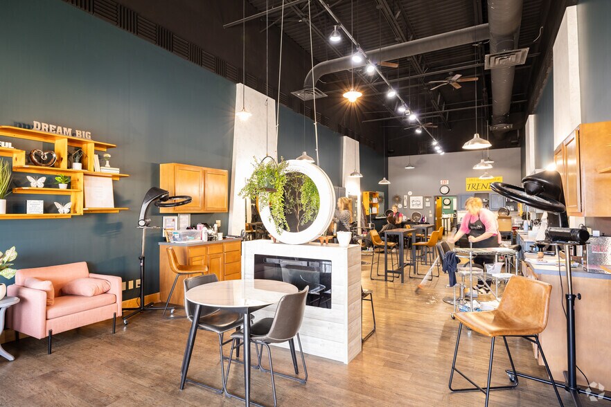 More Photos Of 14100-14104 Redfield Dr, Eugene Storefront For Sale