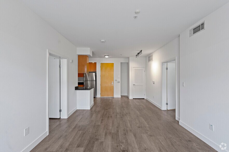 More Photos Of 65 W Dayton St, Pasadena Coworking Space