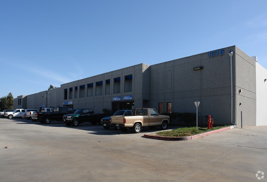 More Photos Of 1334 N Melrose Dr, Vista Unknown For Lease